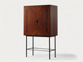 Aparador de Comedor alto 90x45x155 cm - nogal rojizo y negro - 2 puertas con soporte metálico